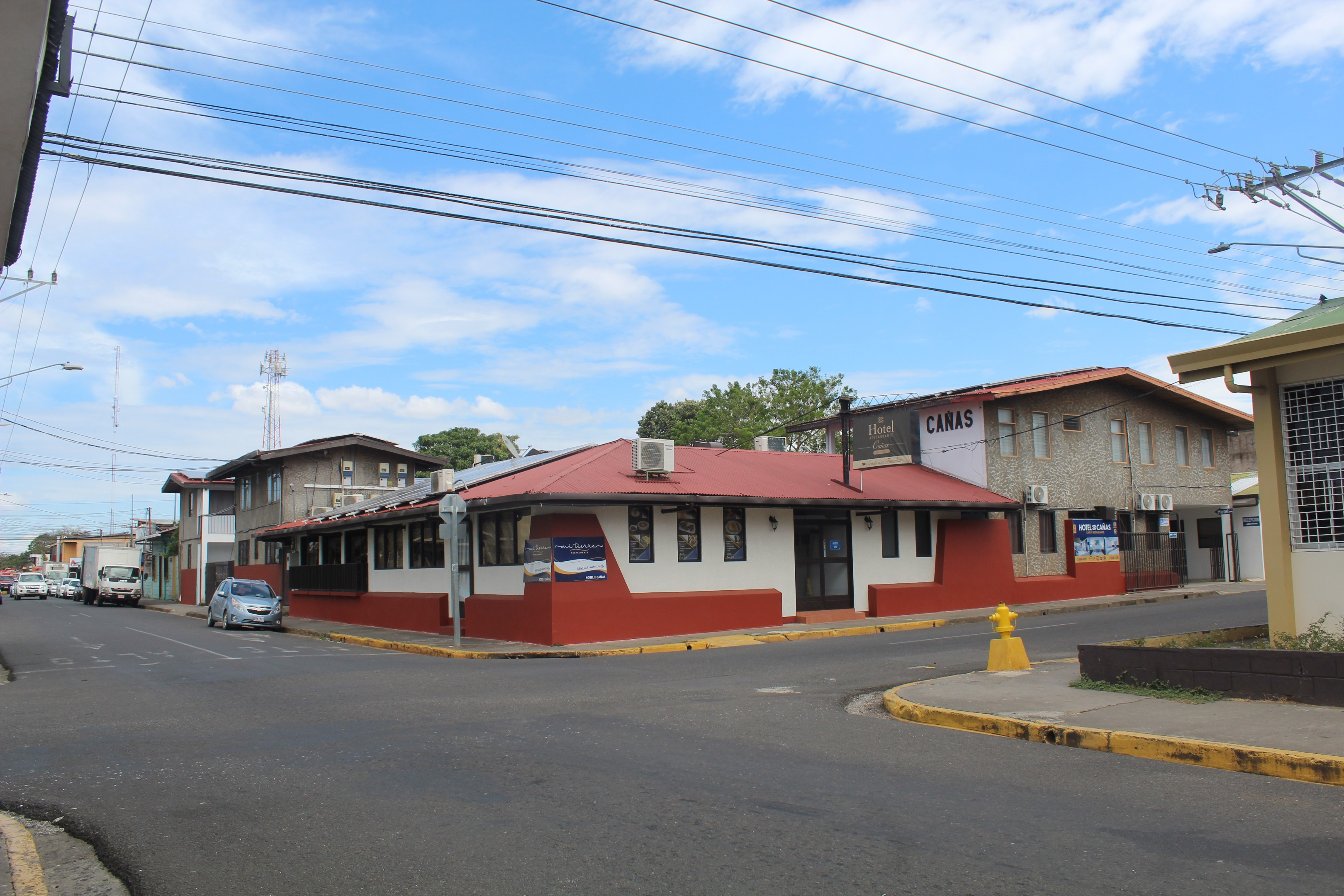 Fachada del Hotel Cañas en Cañas, Guanacaste